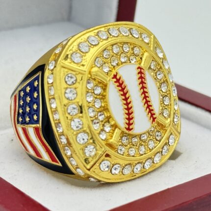 BASEBALL PARTICIPATION RING --- GOLD BODY, PAINTED BALL WITH BATS (Item #21-36)